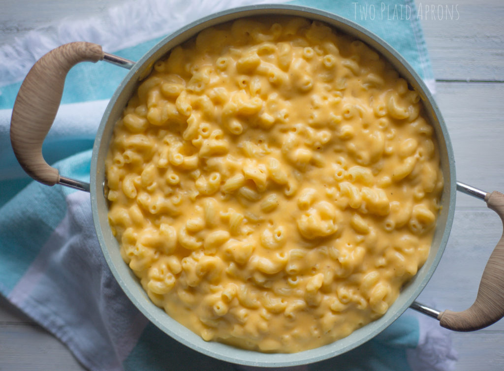 a pot full of mac and cheese