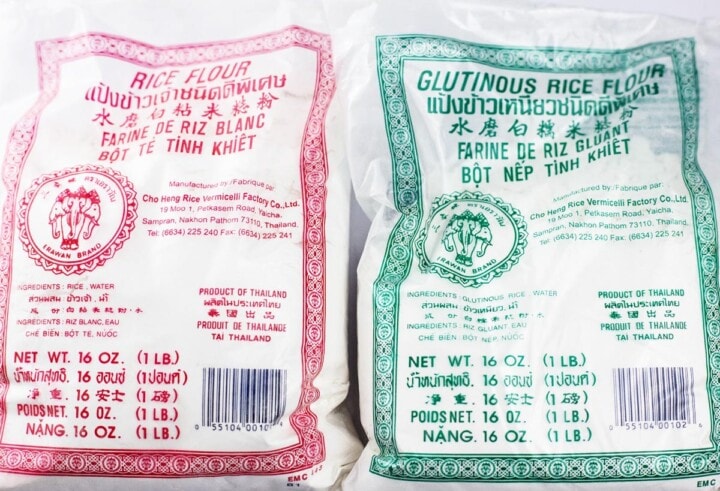 Rice flour in red bag on the left and glutinous rice flour in green bag on the right.