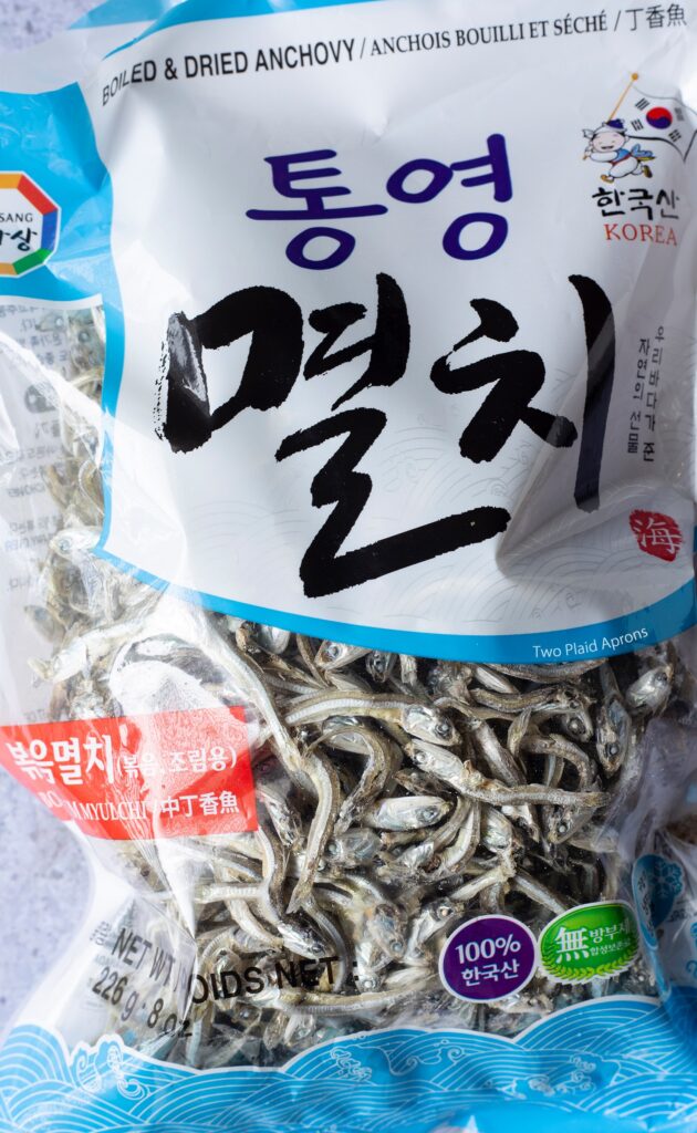 Korean brand medium size dry anchovies.