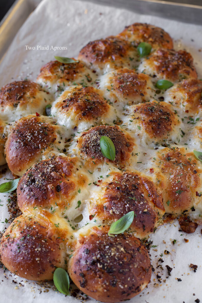 The cheesy garlic Christmas tree pull-apart bread baked and cooling.