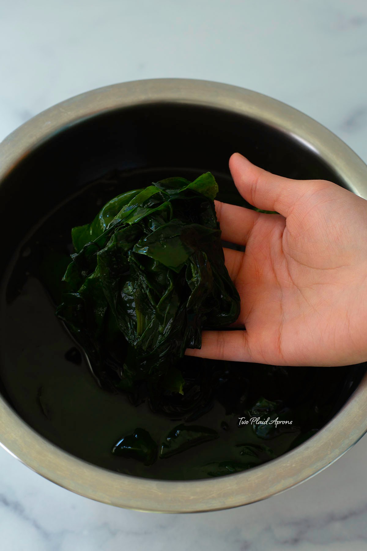 Miyeok (seaweed) soaked in water.