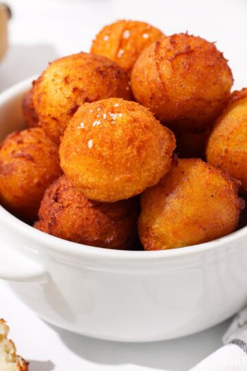 A bowl of bubble pillow potatoes close up.