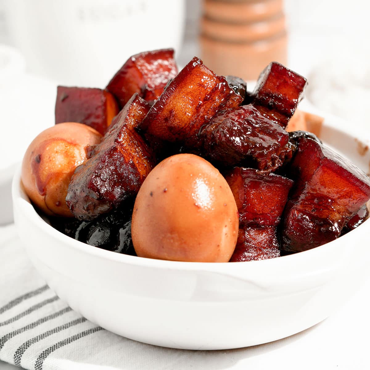 Hong Shao Rou (Red Braised Pork Belly) - Casually Peckish