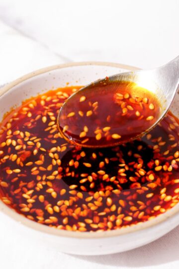 Close up of 5 minute chili oil thumbnail.