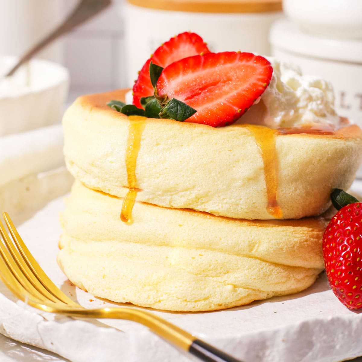 Fluffy Japanese Soufflé Pancakes