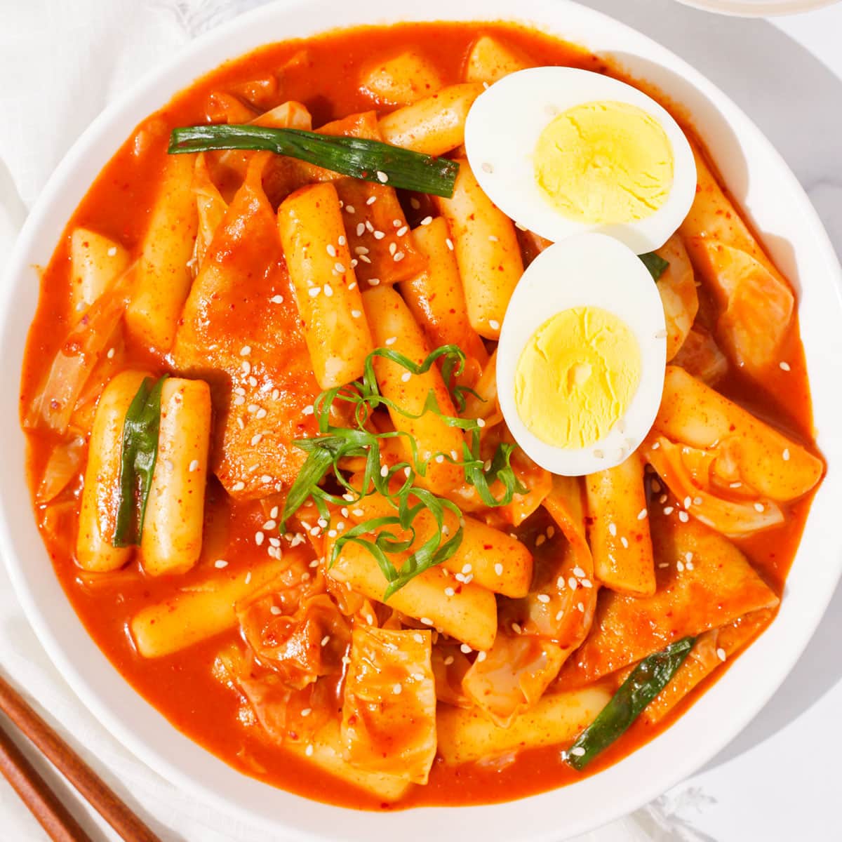 Tteokbokki (Korean Spicy Rice Cake) | Two Plaid Aprons