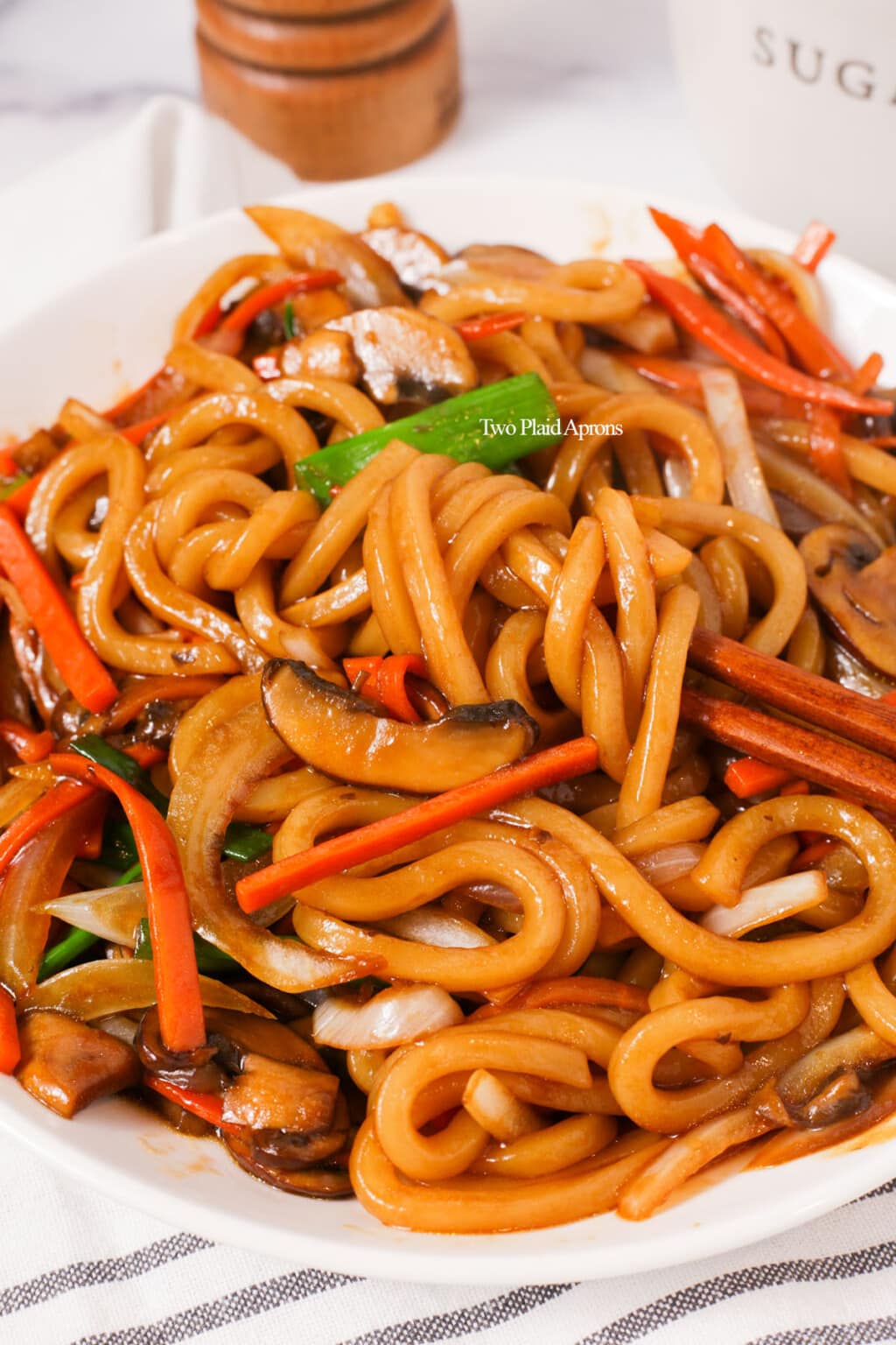 Yaki Udon (Stir Fried Udon Noodle) Two Plaid Aprons