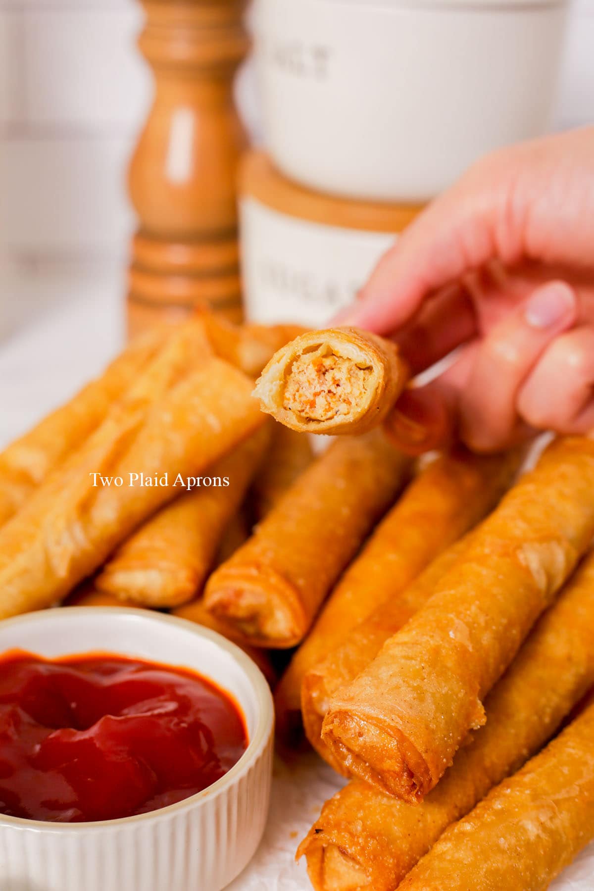 Showing the inside of the lumpia.