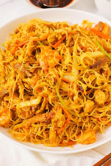 A plate of Singapore noodles.