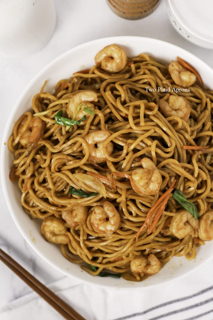 Shrimp Lo Mein | Two Plaid Aprons